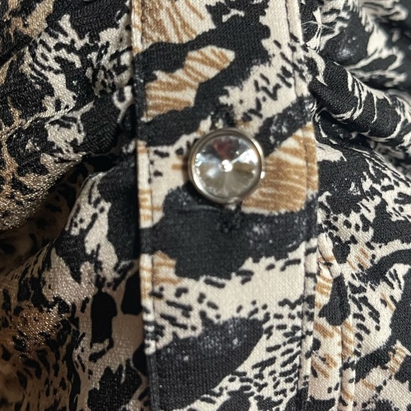 Ellen Tracy 3/4 Sleeve Blouse. Reptile print. Crystal buttons. Cuff sleeve - Picture 3 of 5